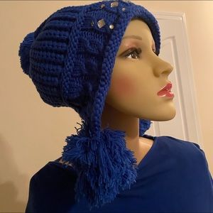 Women Rhinestone Pom Pom Cable Knit Hat